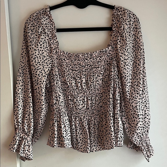 Who What Wear Tops - Who What Wear Black and Pink Patterned  Ruched Blouse Size S